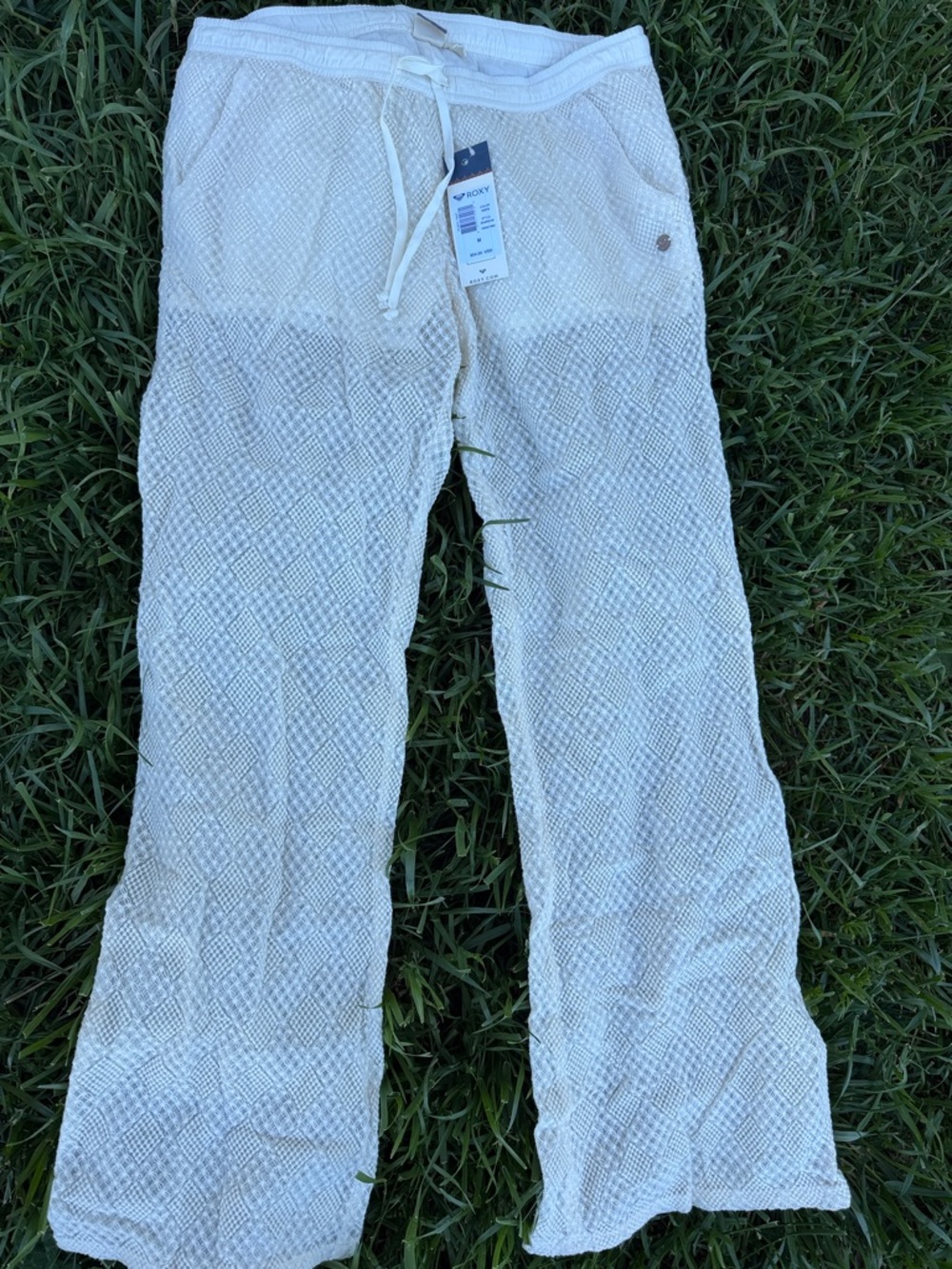 ROXY brand Textured Crochet style Ivory Drawstring Pants-lined at seat
